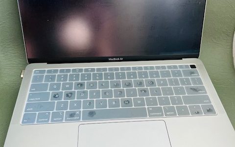 【CrystalGuard MacBook Air英語キーボードカバー TopACEレビュー】マックブック用のキーボードカバー【防水】